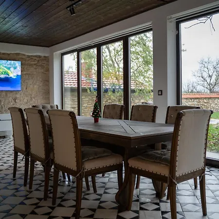 вяра, надежда, любов Pensiune *