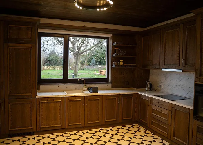 вяра, надежда, любов Konukevi *