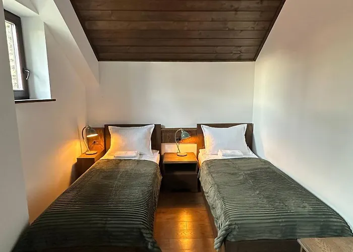 вяра, надежда, любов Konukevi *