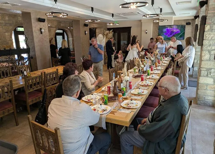 вяра, надежда, любов Konukevi *